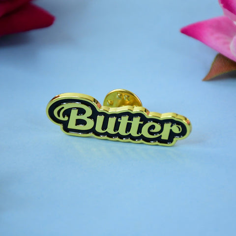 Stylish Metal Badge Pin – Single Piece (Random Design)